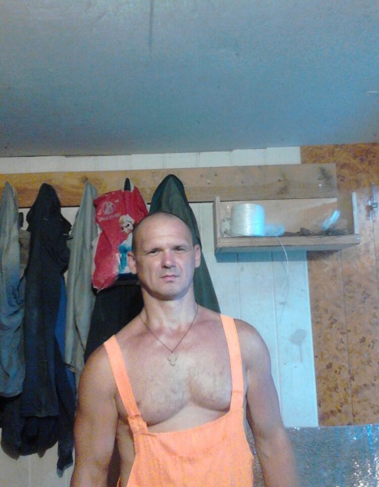  12714537  Oleg, 49 ,    
