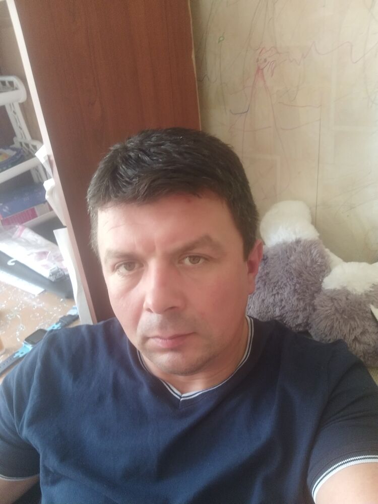  23363937  Vitomir, 42 ,    