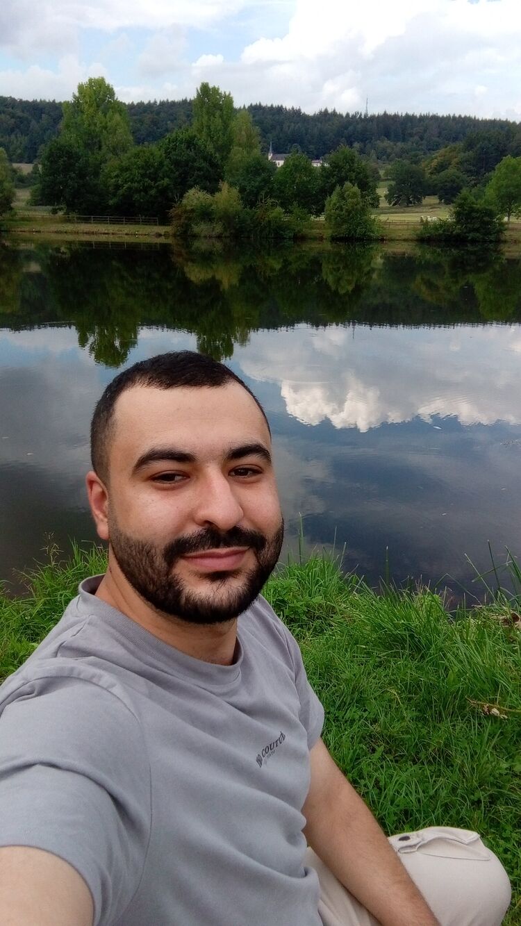  53768977  Mano, 28 ,    