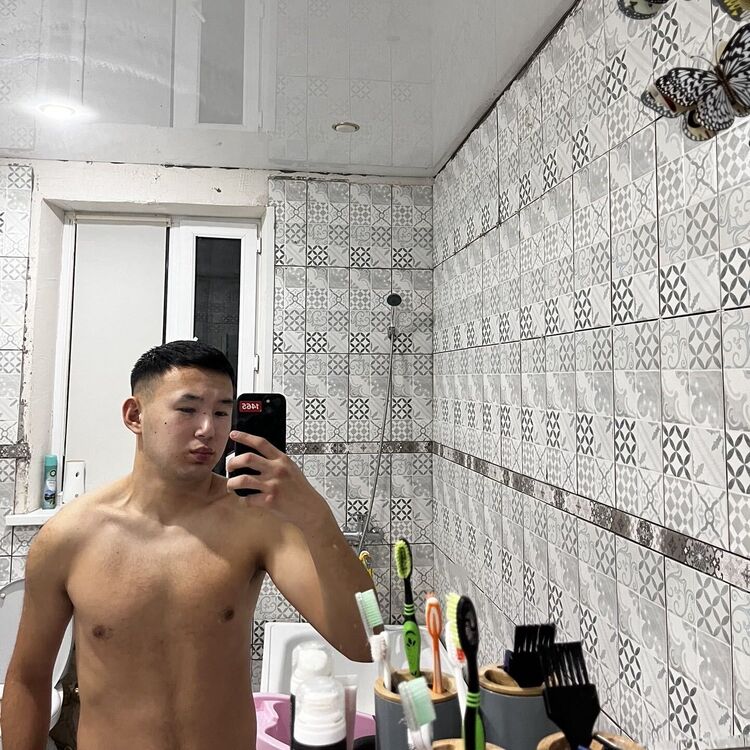 ,   Nurik, 21 ,   ,   