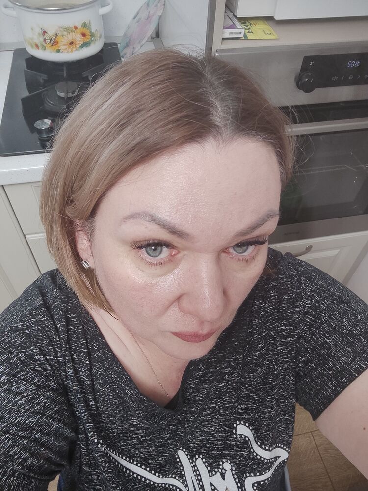 ,   Marina, 44 ,   c 