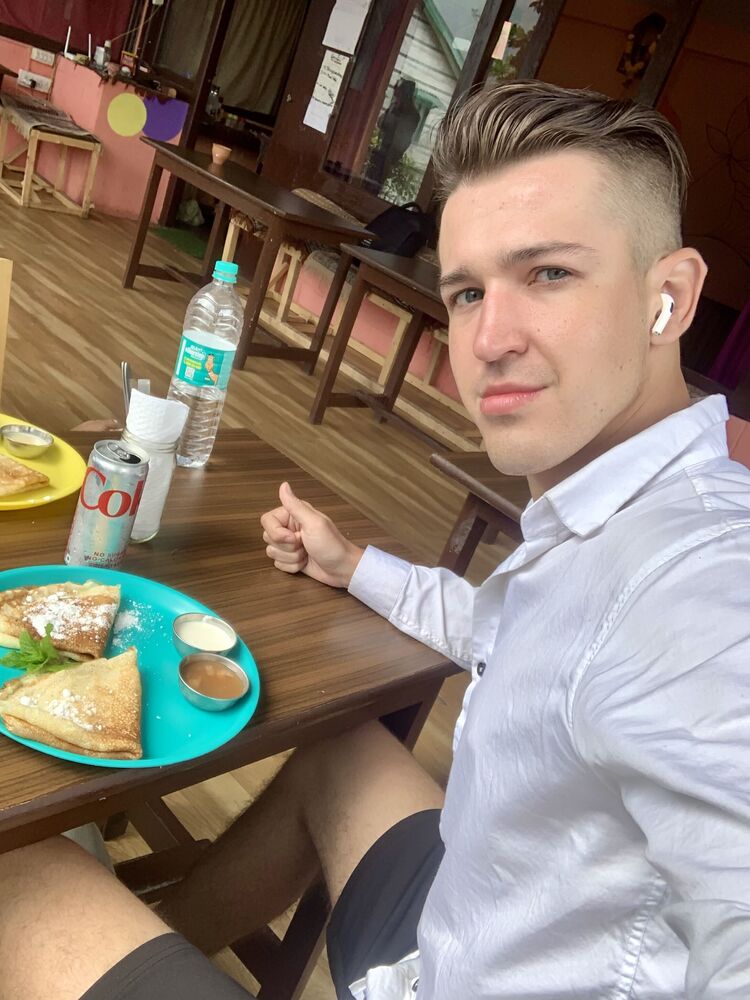  ,   Maksim, 28 ,   ,   , c , 