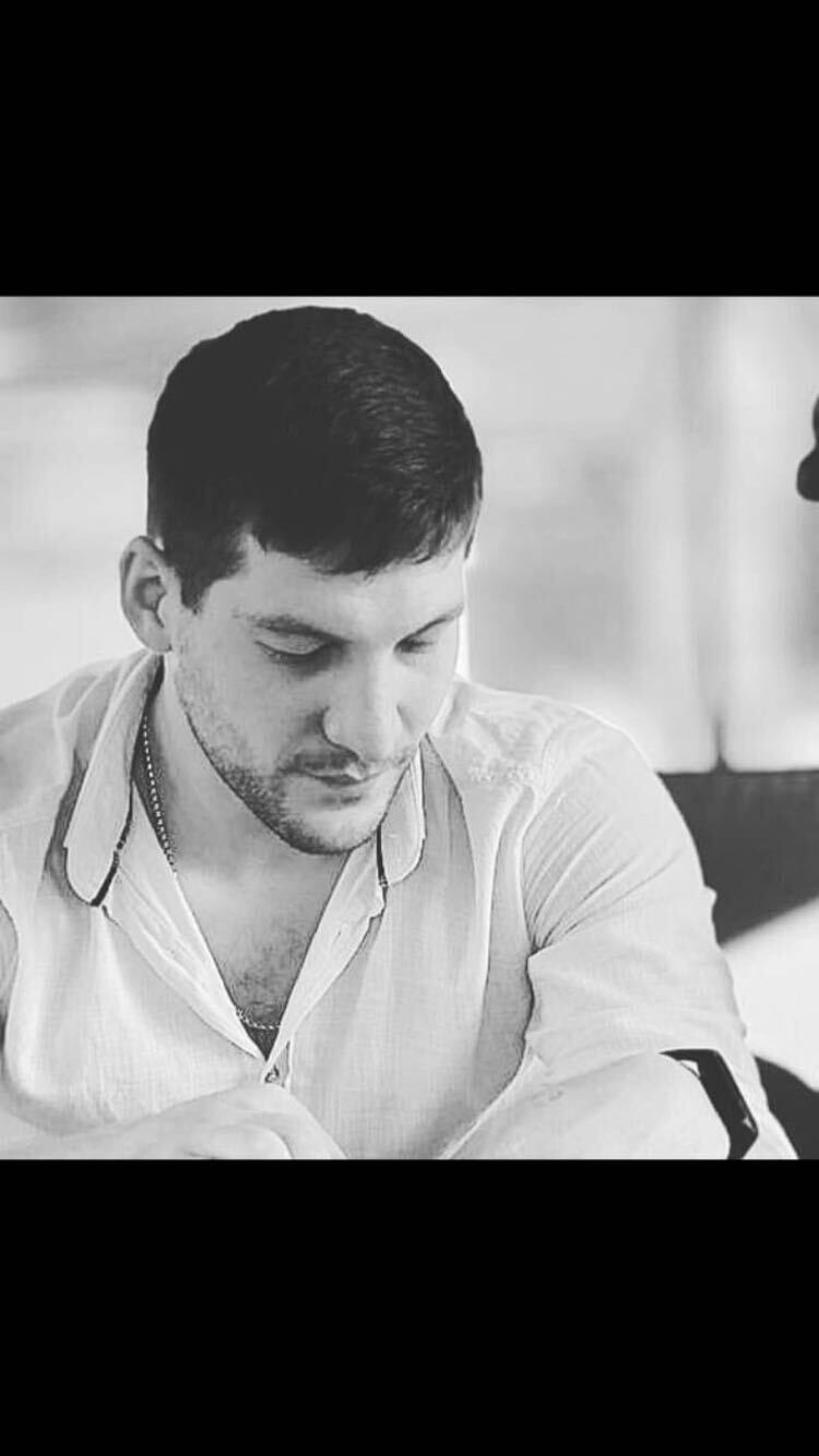  28585127  Alan, 31 ,    