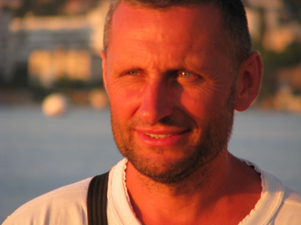  ,   Viktor, 61 ,  