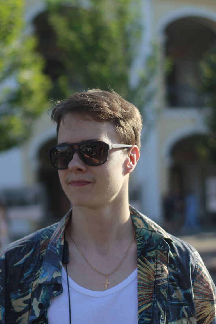  45156147  Ը, 20 ,    -