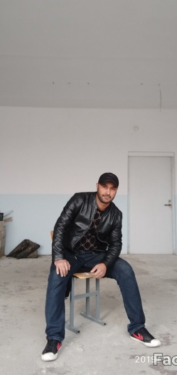  ,   Farik, 35 ,   ,   , c 