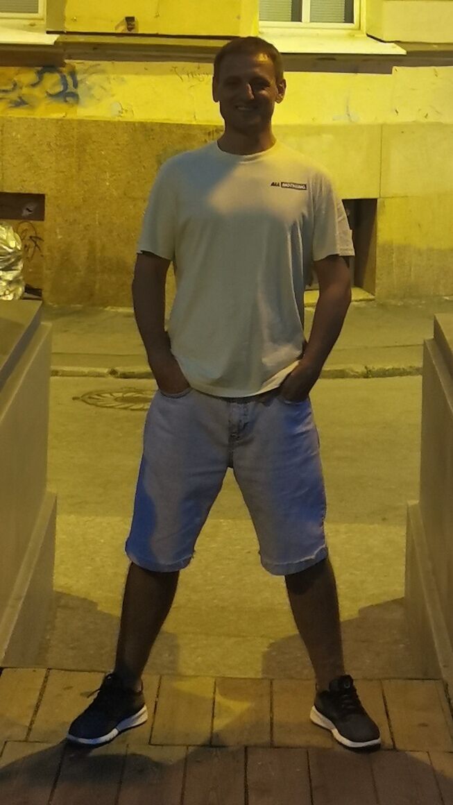  31047567  , 51 ,    