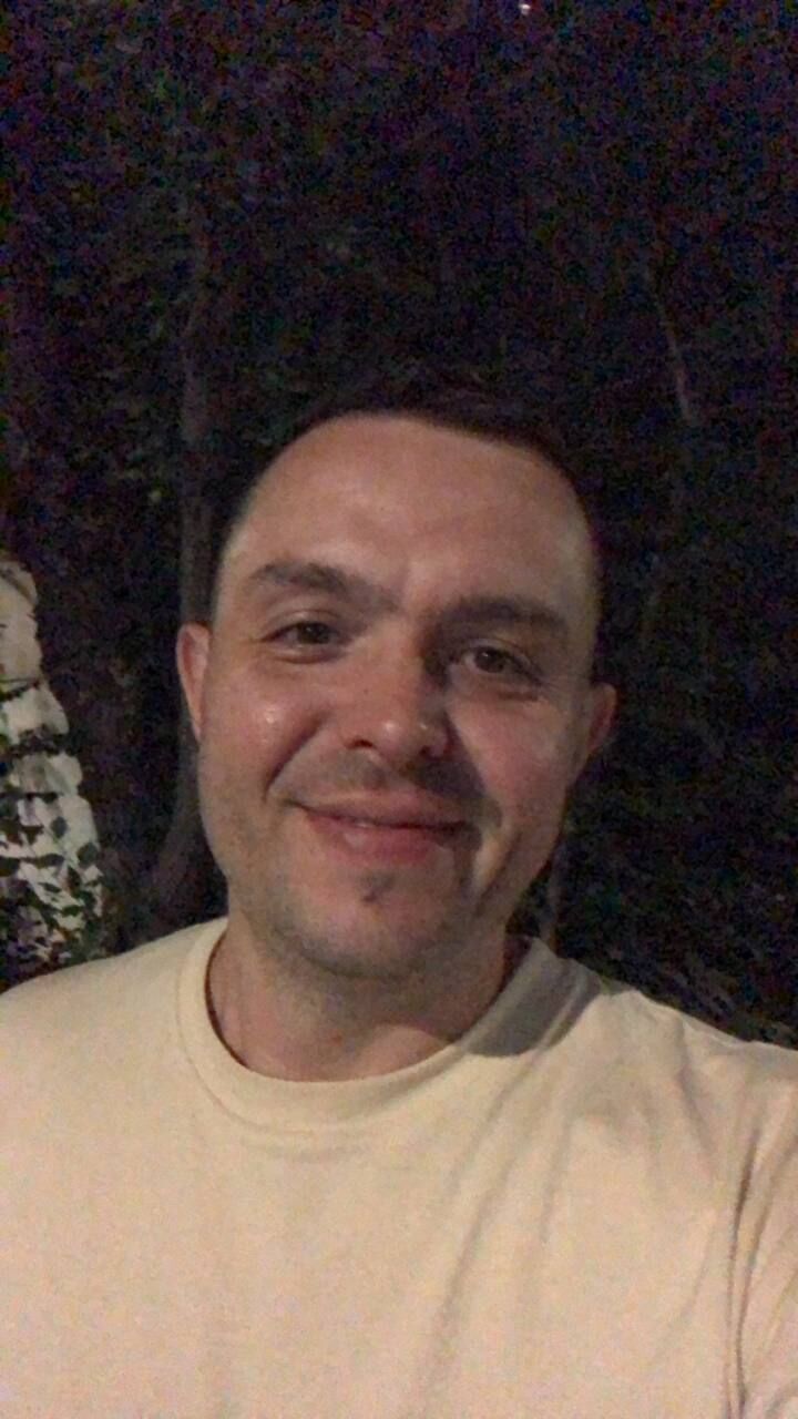  54001257  Garik, 38 ,    