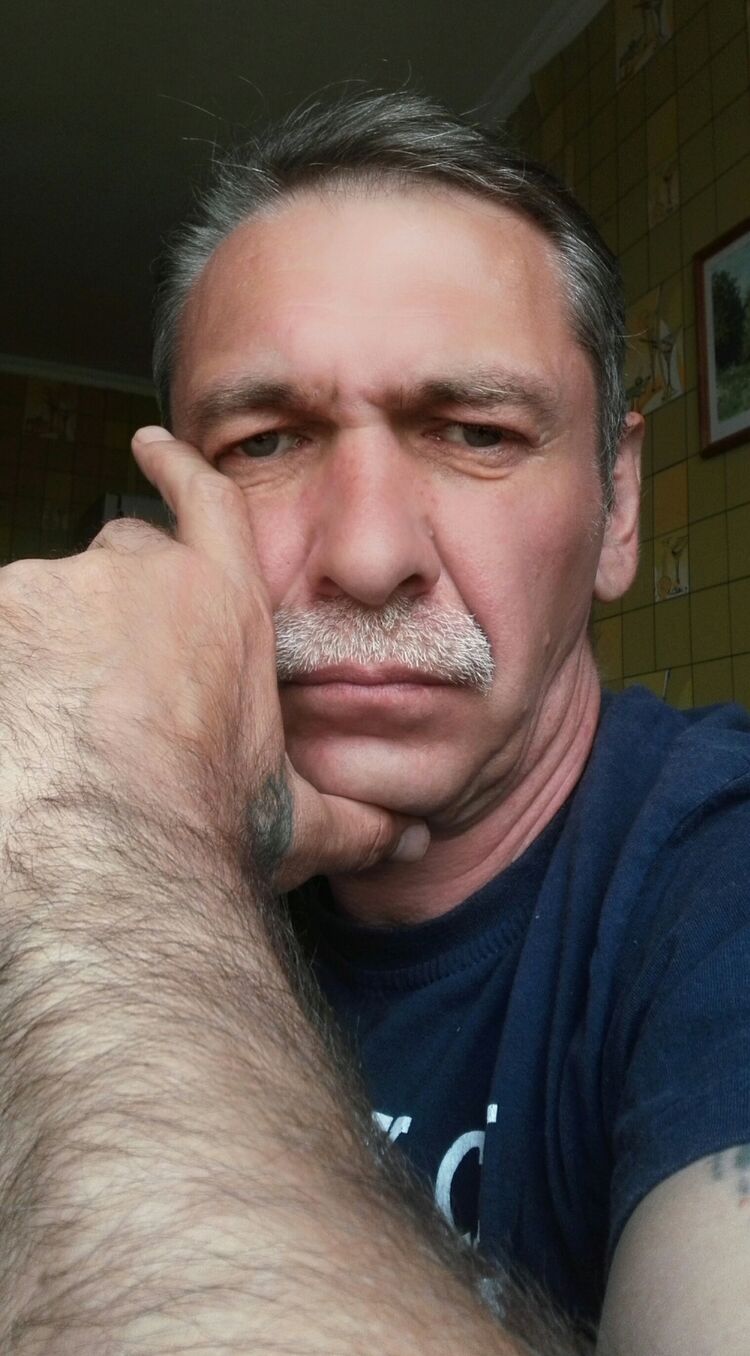  23041087  Valery, 53 ,    
