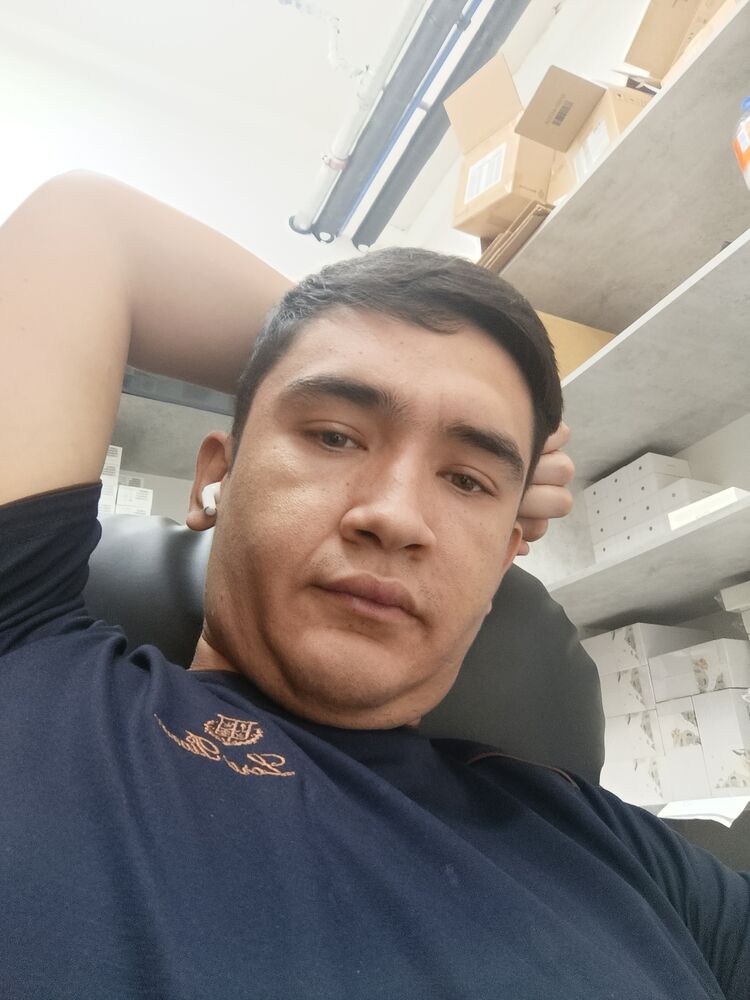  52841517  Azizjon, 30 ,    