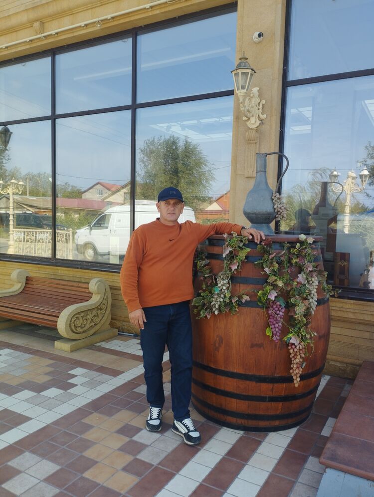  52251367  , 32 ,    --