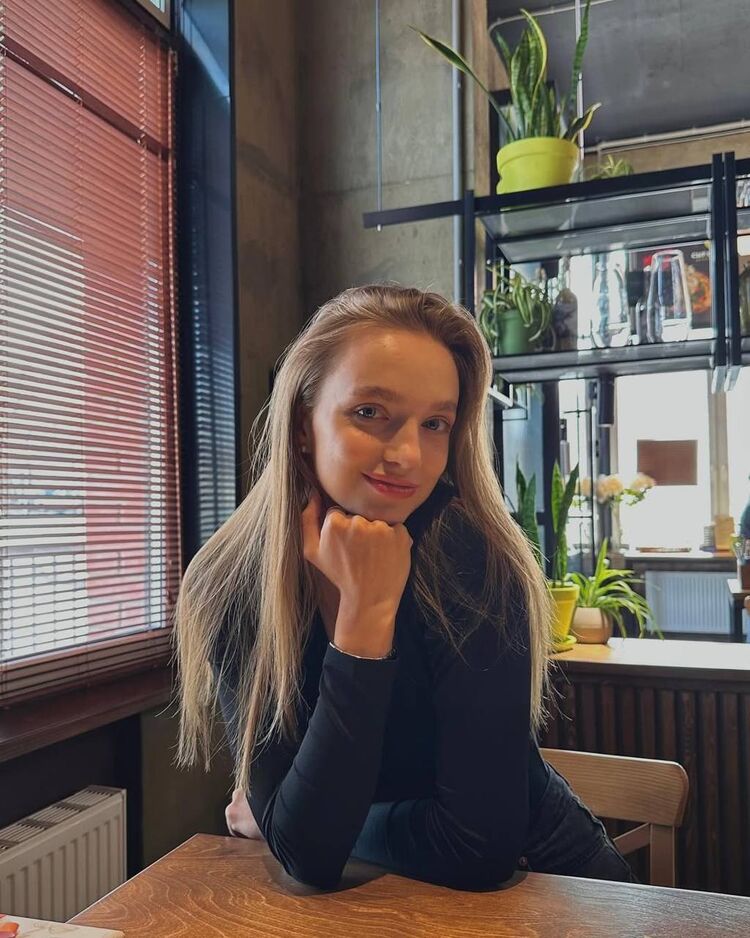 51935877  , 21 ,    -