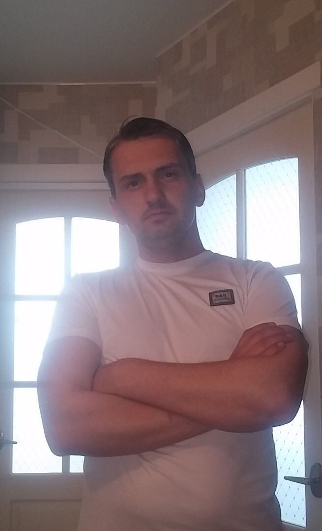  28933467  Denis, 46 ,    -