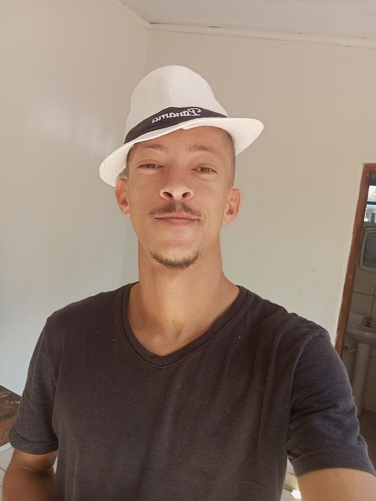  53537207  Vinicius, 27 ,    --