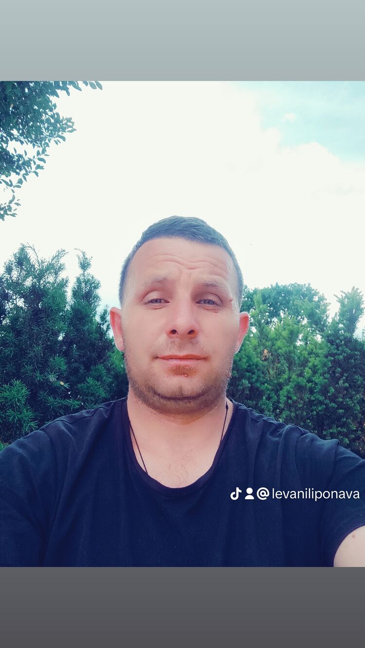  44872717  Levani, 39 ,    