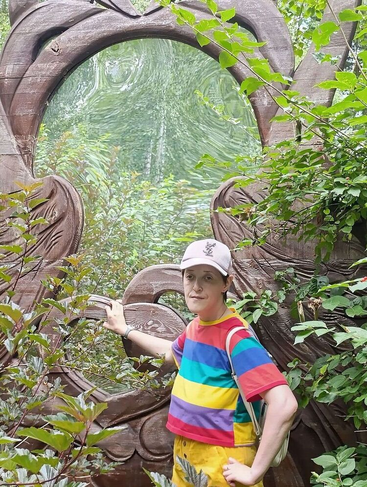  53699867  Facebook, 42 ,    