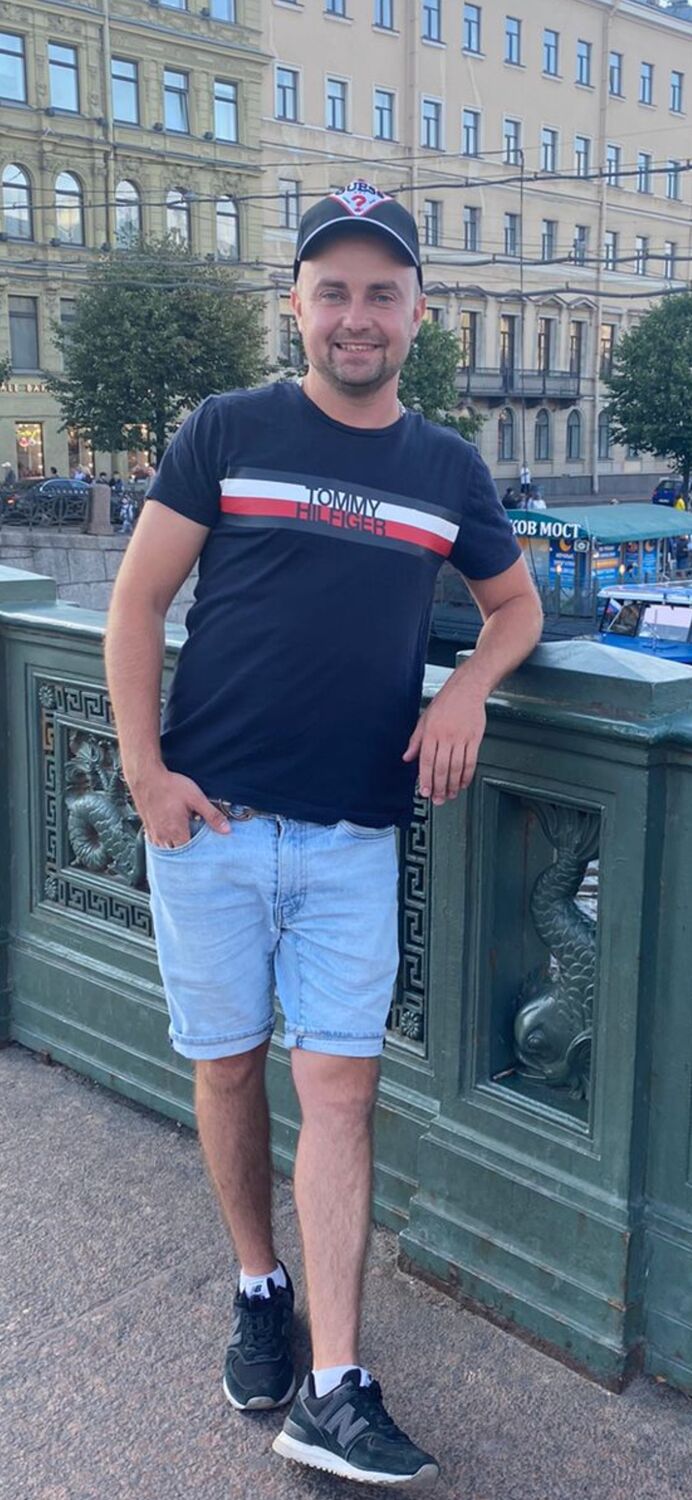  ,   Alex, 36 ,   ,   , c , 