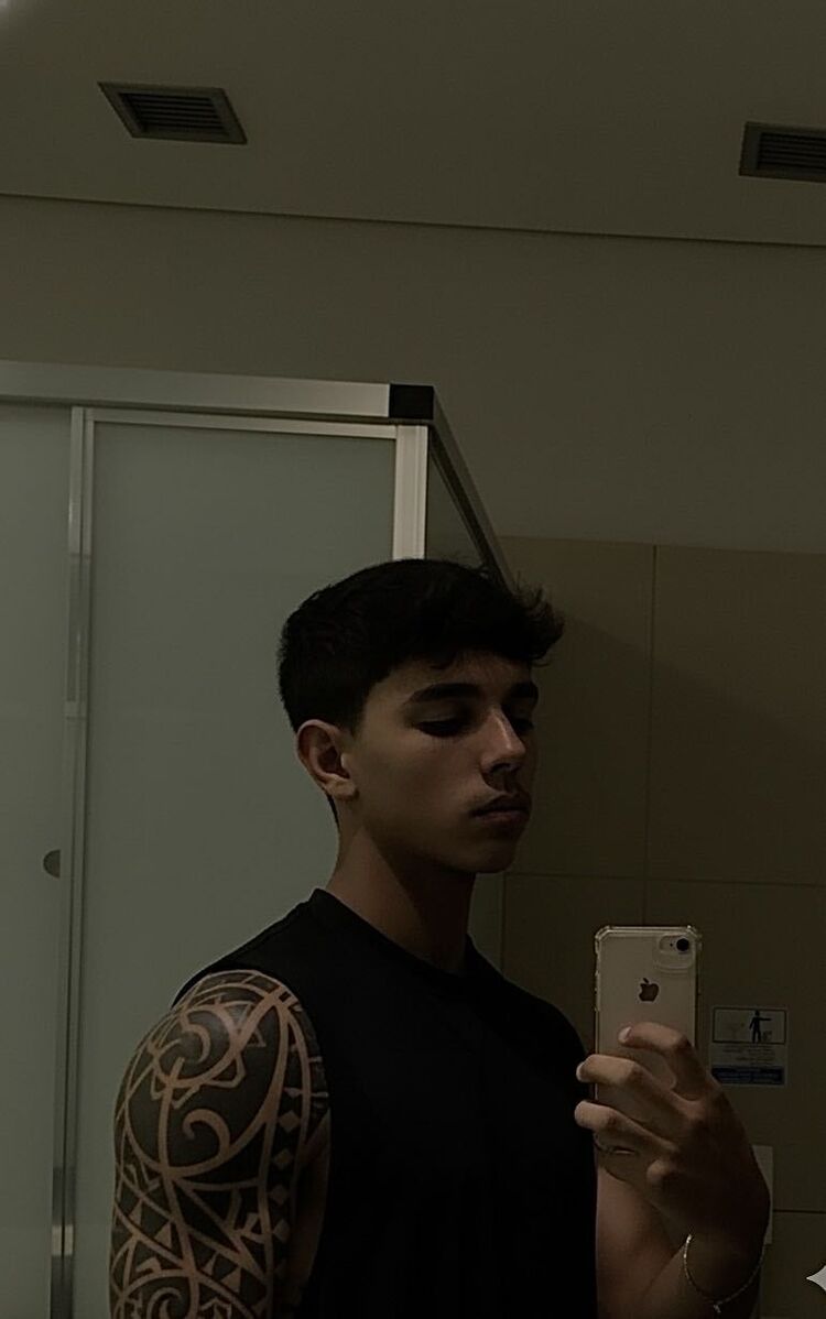  54069067  Eduardo, 20 ,    