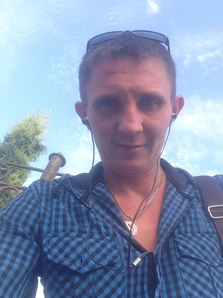  ,   Maxim, 35 ,   ,   , c 