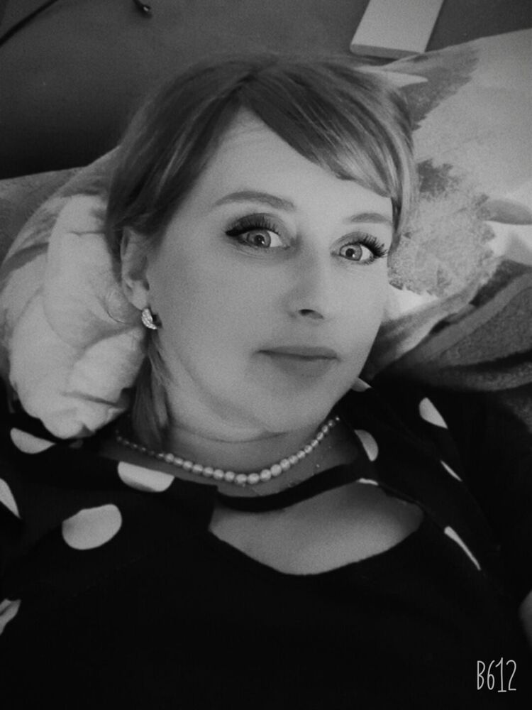  27835977  Evgenia, 44 ,    