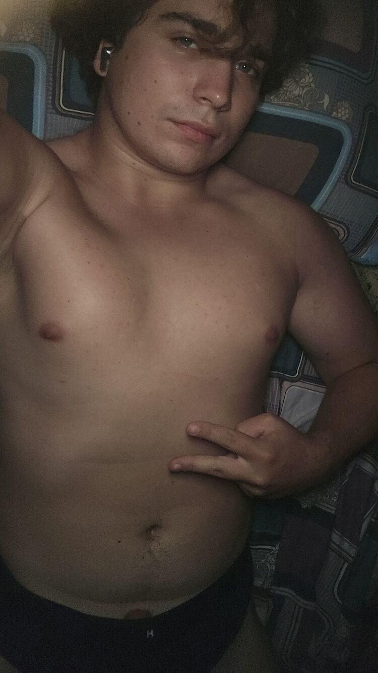  52949037  , 18 ,    