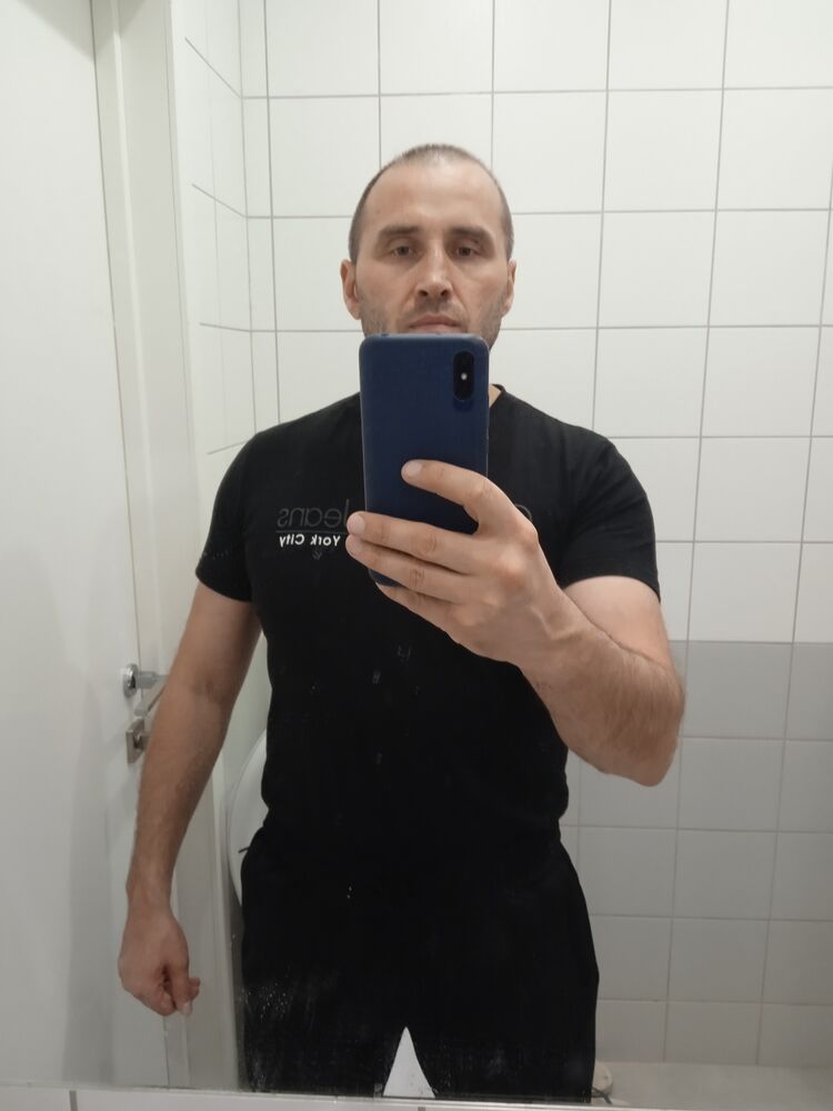  52181647  , 46 ,    
