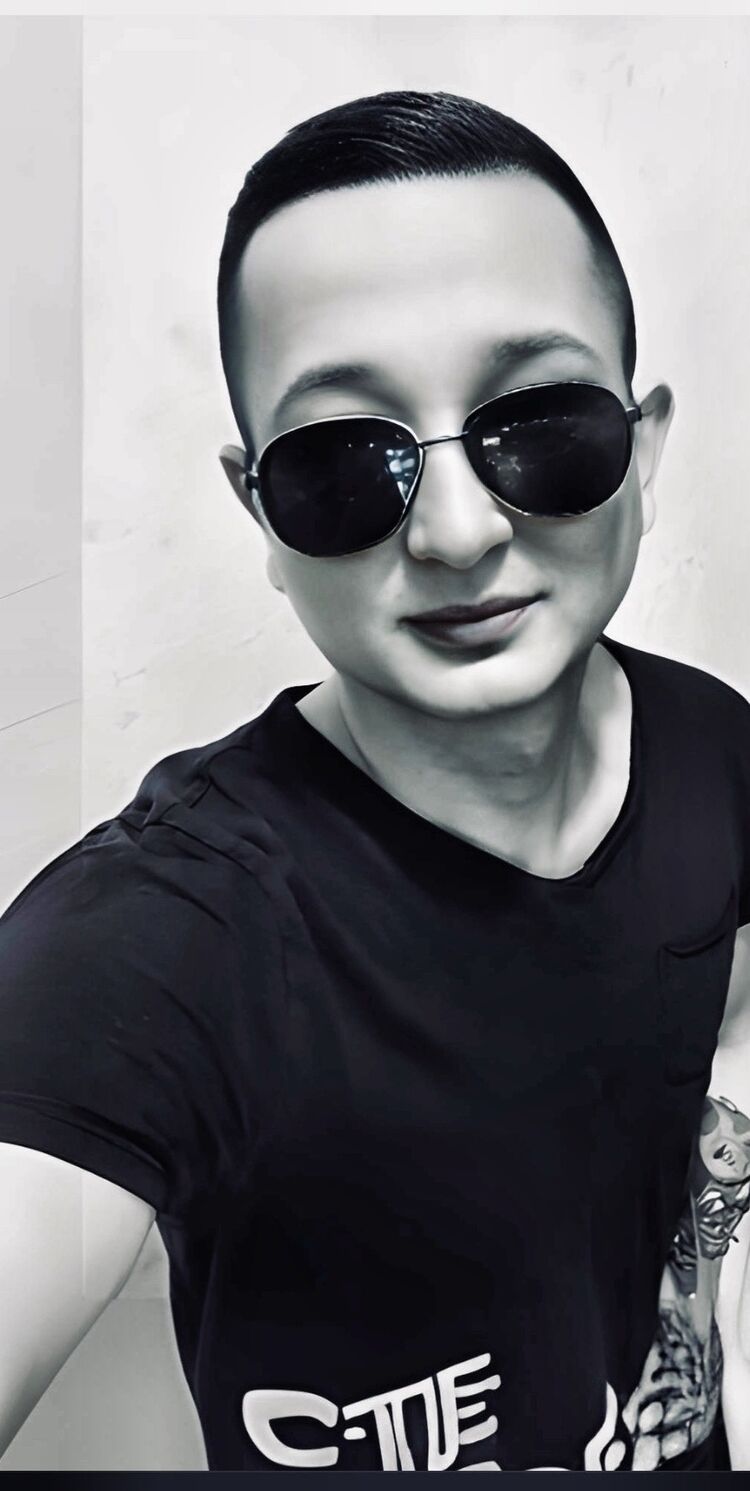  ,   Maksim, 30 ,   ,   
