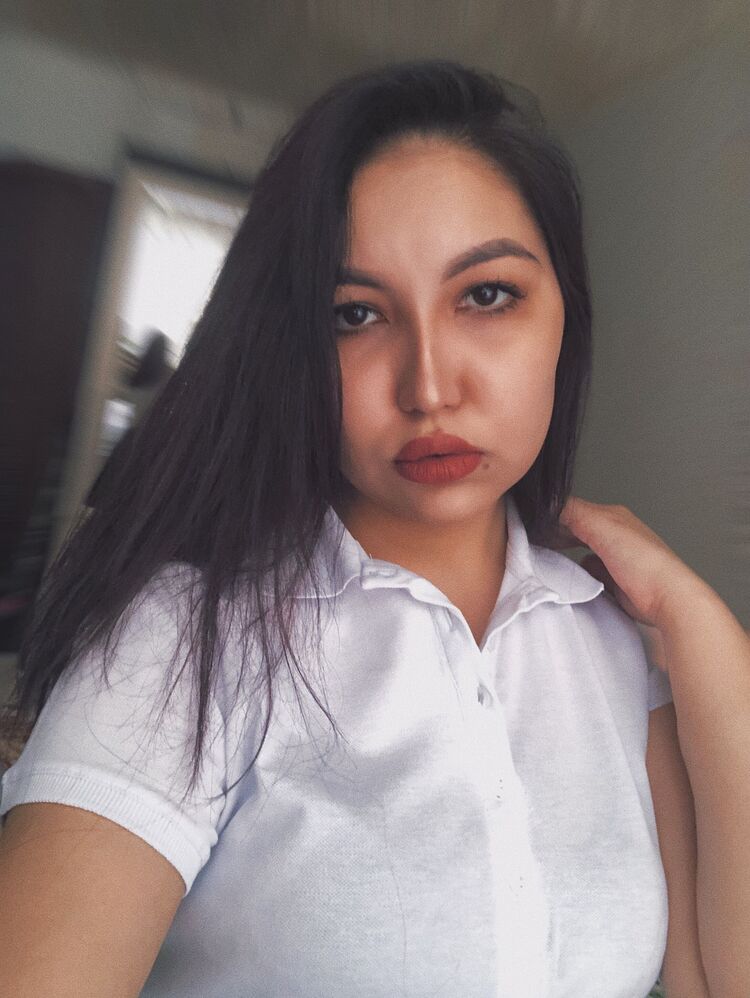  42125307  Milana, 22 ,    