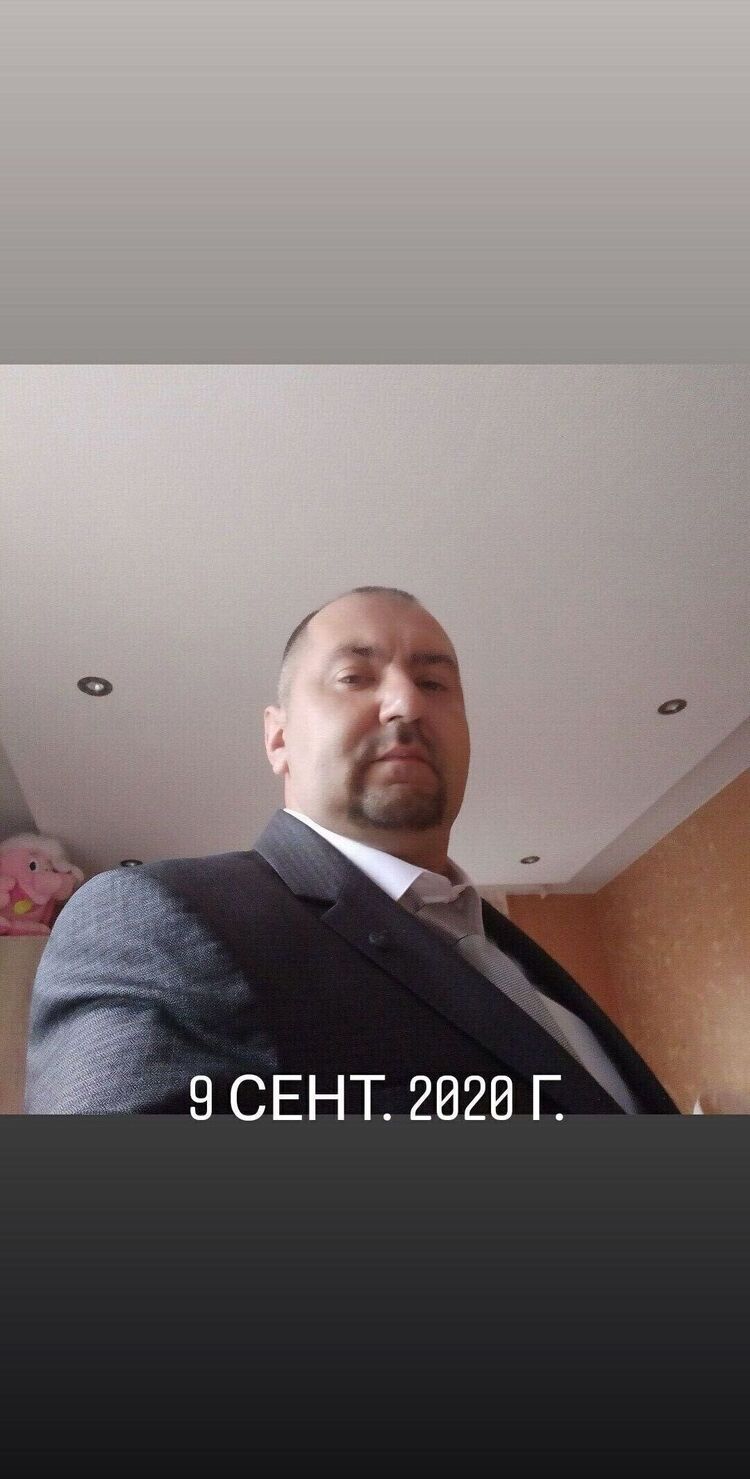  44669307  Oskar, 46 ,    
