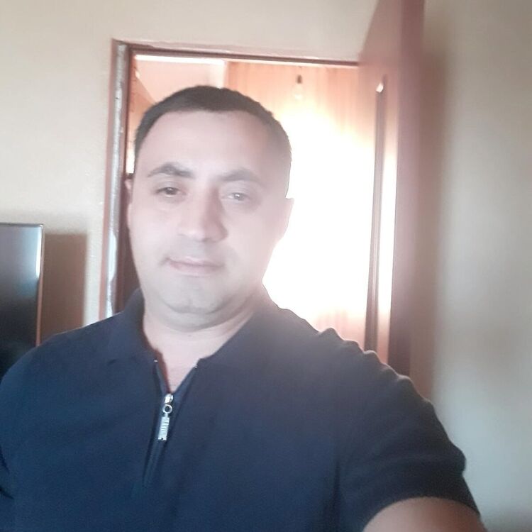  19803767  Vladimir, 40 ,    