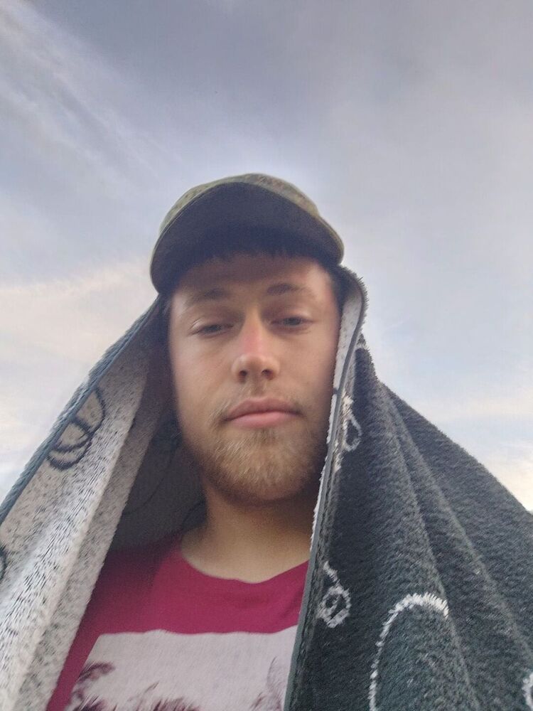  54277477  Ilya, 21 ,    