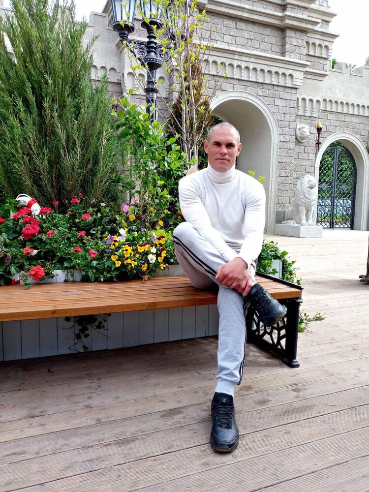  43805407  Ivan, 38 ,    