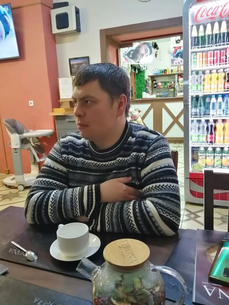  ,   Alex, 32 ,   ,   , c , 