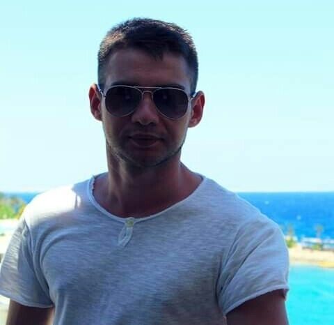  19336857  Viktor, 35 ,    