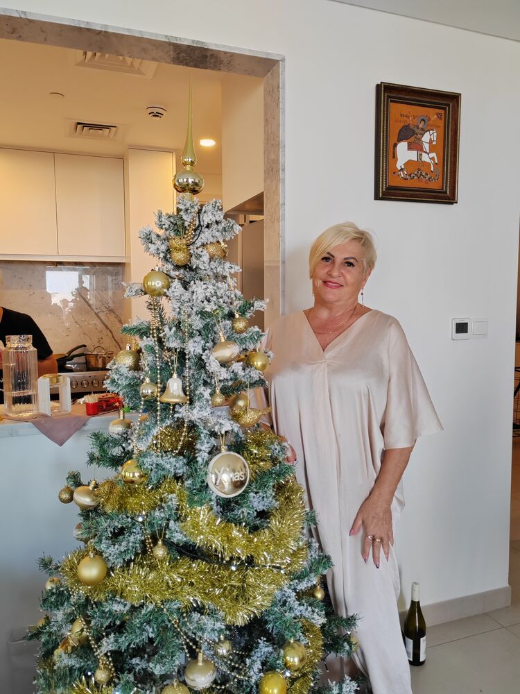  ,   Veronika, 61 ,   ,   , c 
