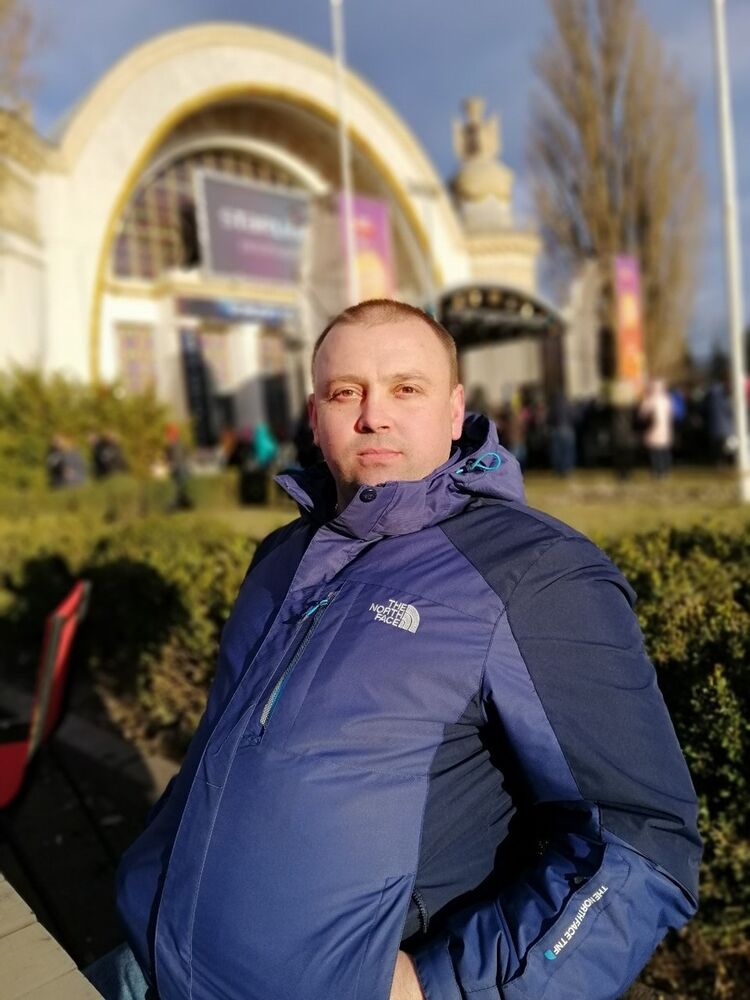  ,   Sergii, 40 ,   ,   , c 
