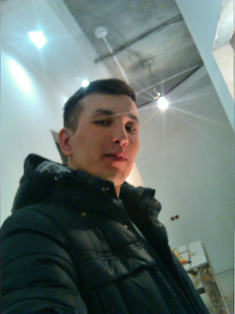  10176377  Akec, 37 ,    