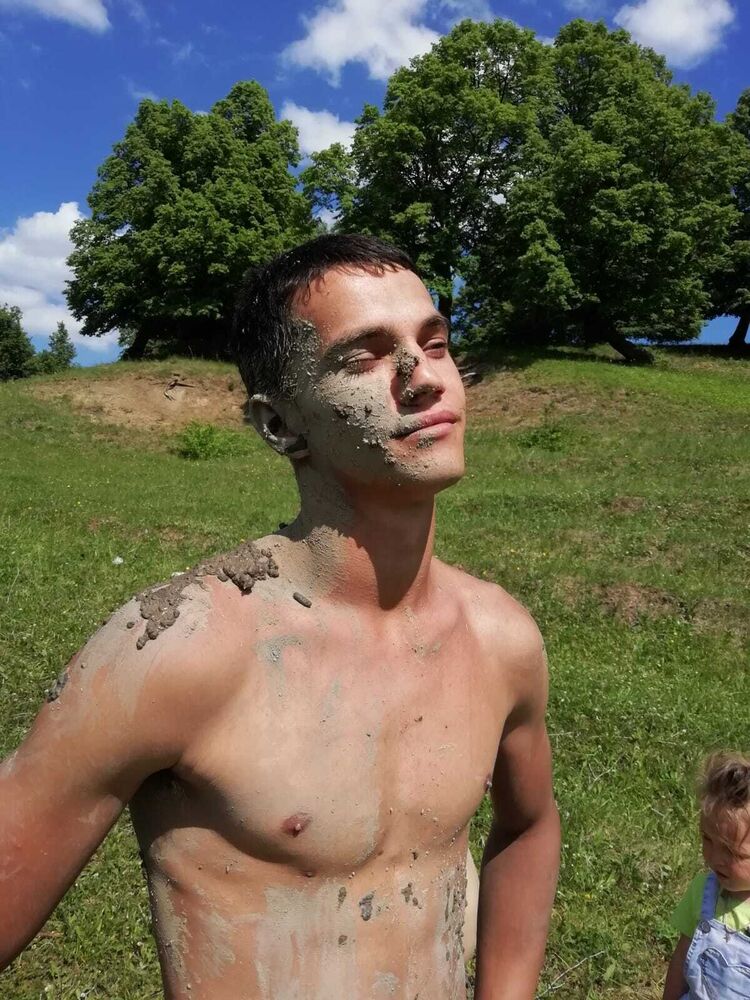  31880377  , 27 ,    -