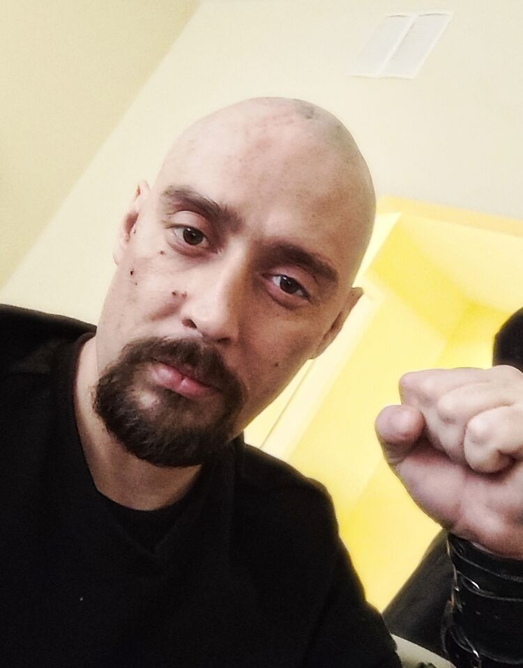  54338517  Maks, 40 ,    