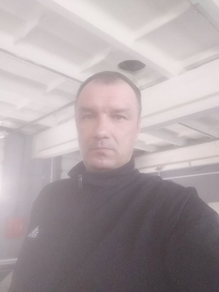  28394717  , 49 ,    
