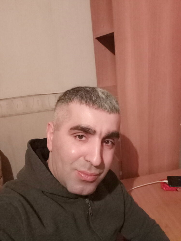  18532447  , 43 ,    