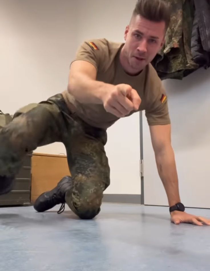 ���� 55704117 ������� Mark, 48 ���, ���� ���������� � Monroeville