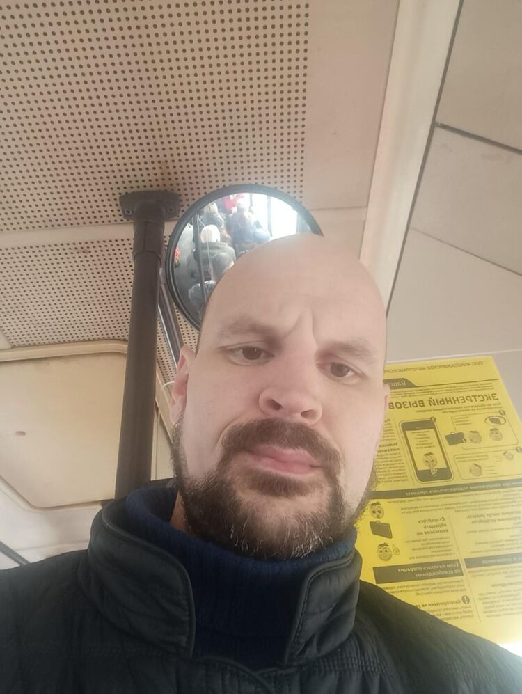  ,   Artur, 41 ,   ,   