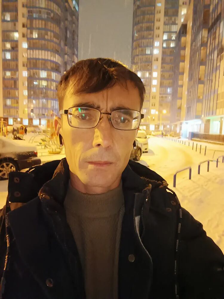  48569917  Avazbek, 39 ,    