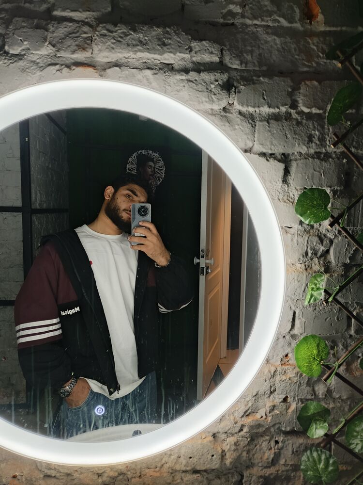  51064857  Tarek, 21 ,    