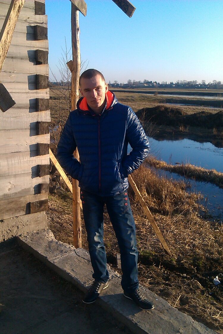  28401127  Witalik, 31 ,    