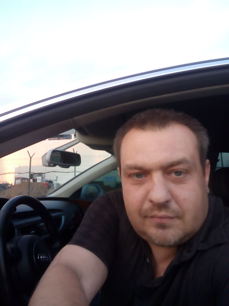  44737027  Vlad, 49 ,    