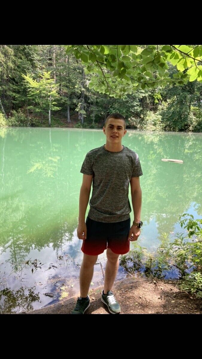  22166347  Vadim, 24 ,    