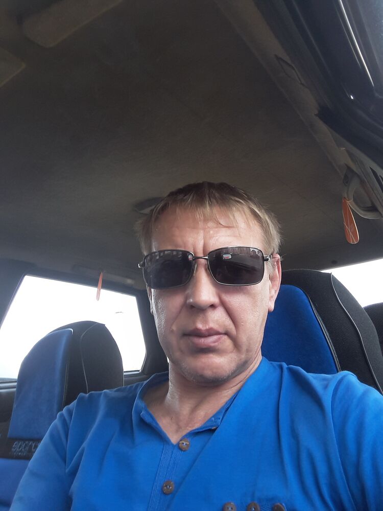  25351017  Michael, 51 ,    