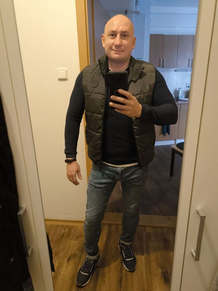  ,   Denys, 37 ,   ,   , c 